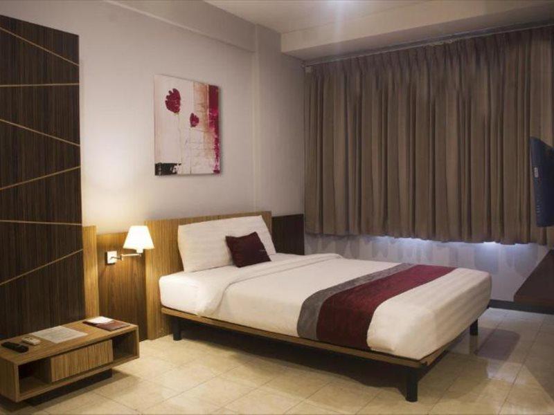 Valore Hotel Cimahi Exterior foto
