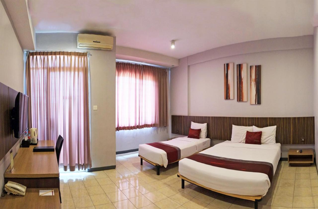 Valore Hotel Cimahi Exterior foto