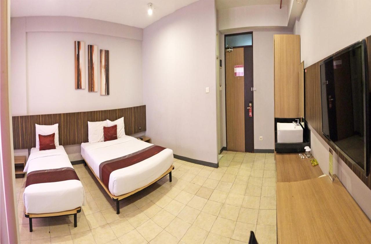 Valore Hotel Cimahi Exterior foto