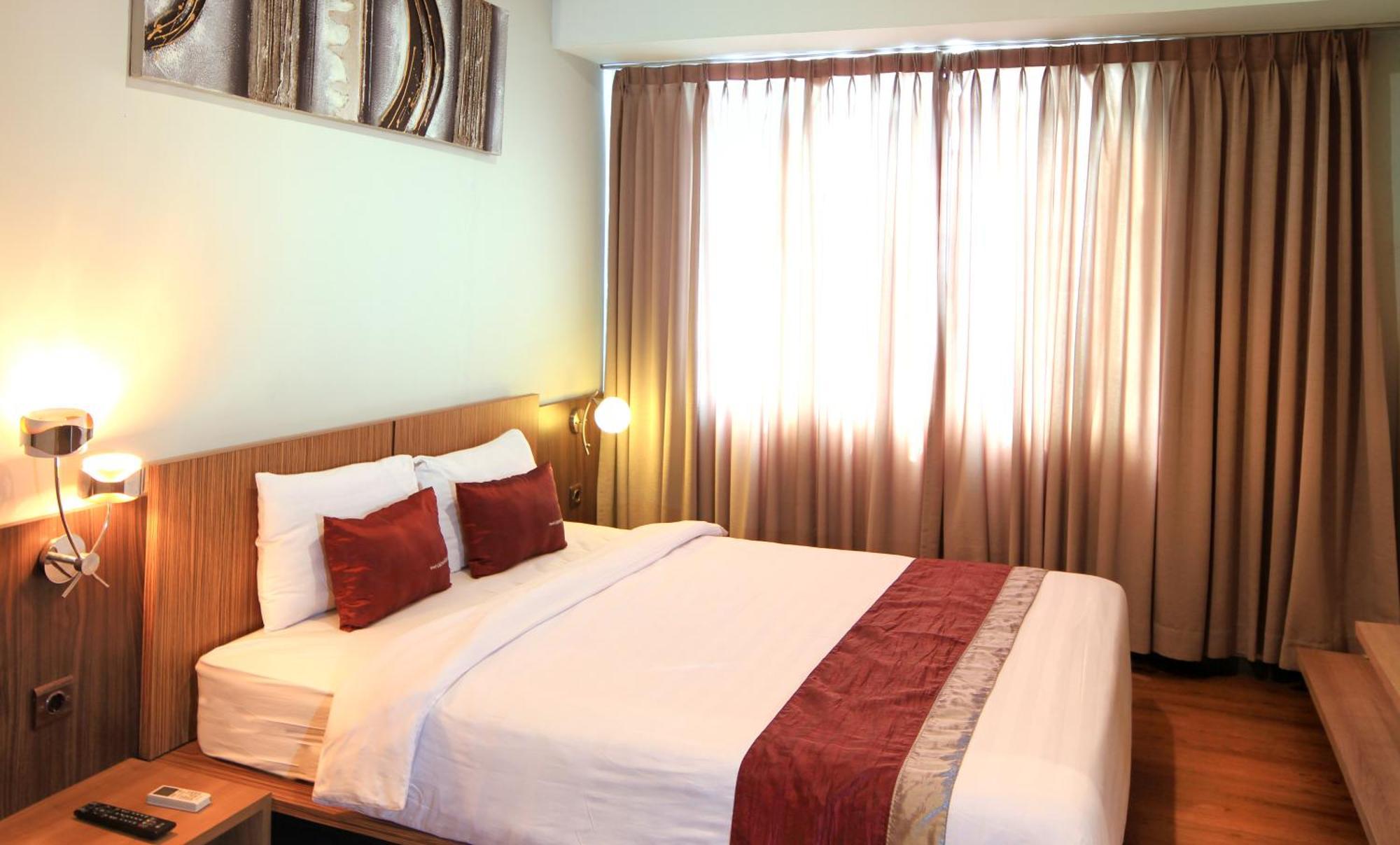 Valore Hotel Cimahi Exterior foto