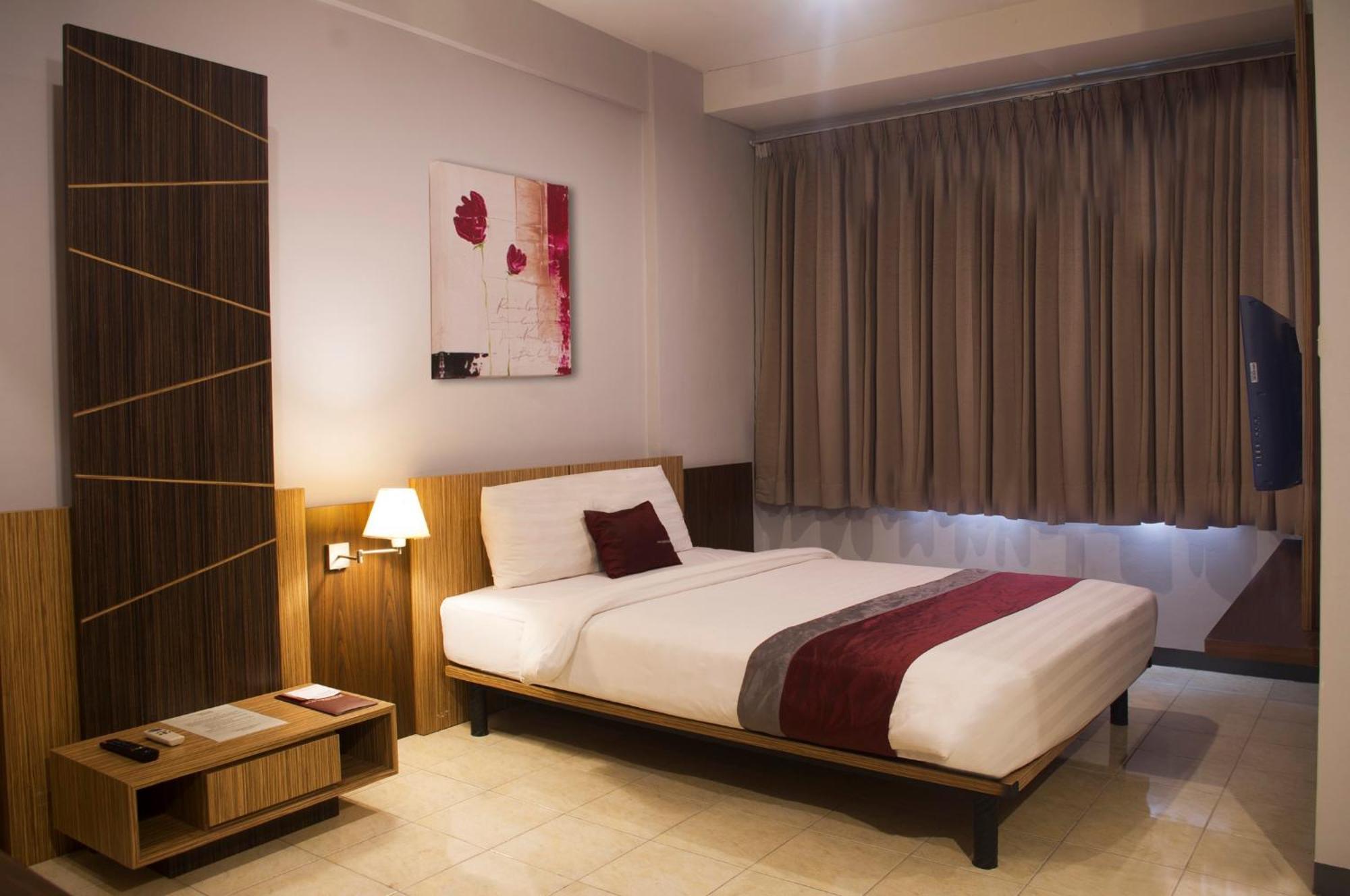 Valore Hotel Cimahi Exterior foto