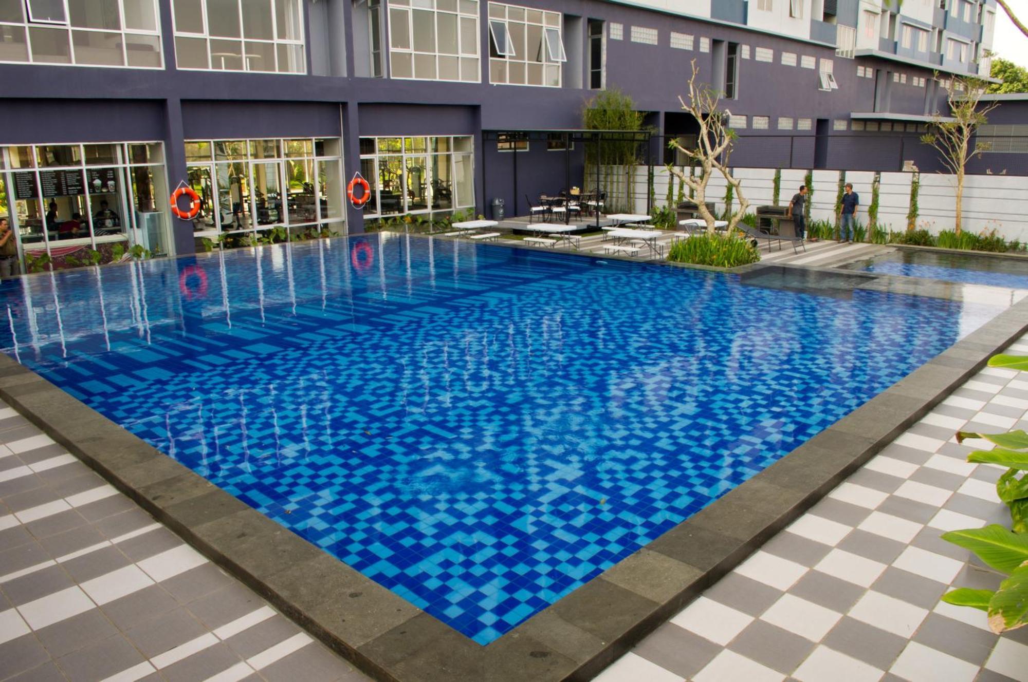 Valore Hotel Cimahi Exterior foto